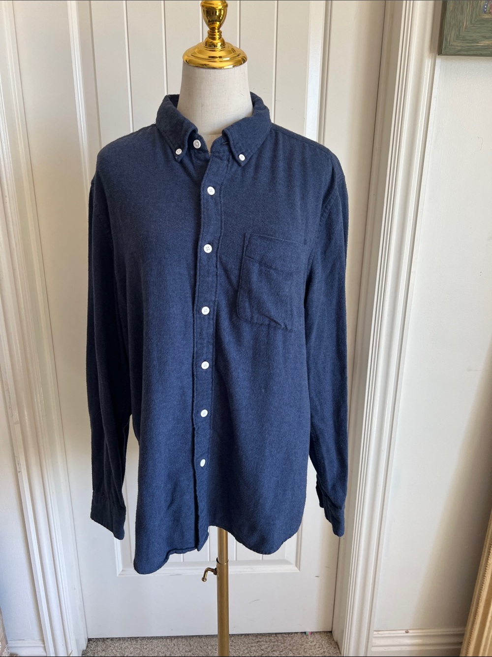 American Eagle Men's Navy Button-Down Shirt - Classic Long Sleeve